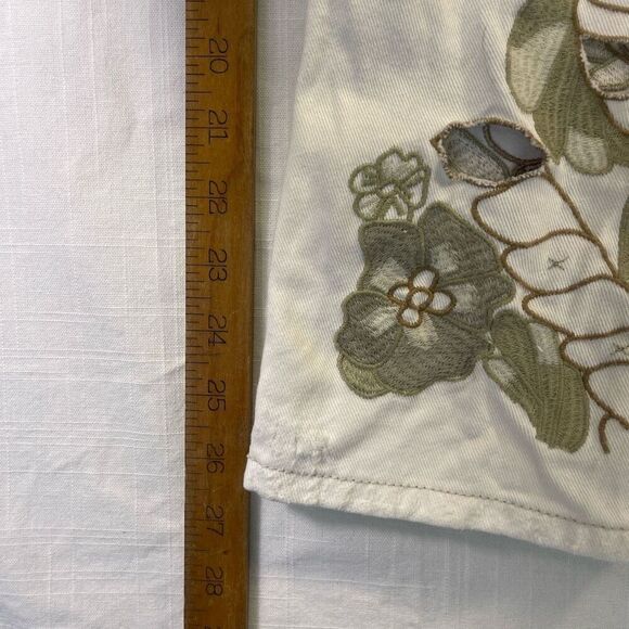 Free People White Floral Distressed Jeans Size 28 - Picture 6 of 7